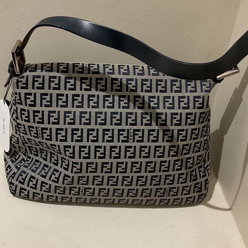 FENDI Mama Baguette Bag - Picture 2 of 4